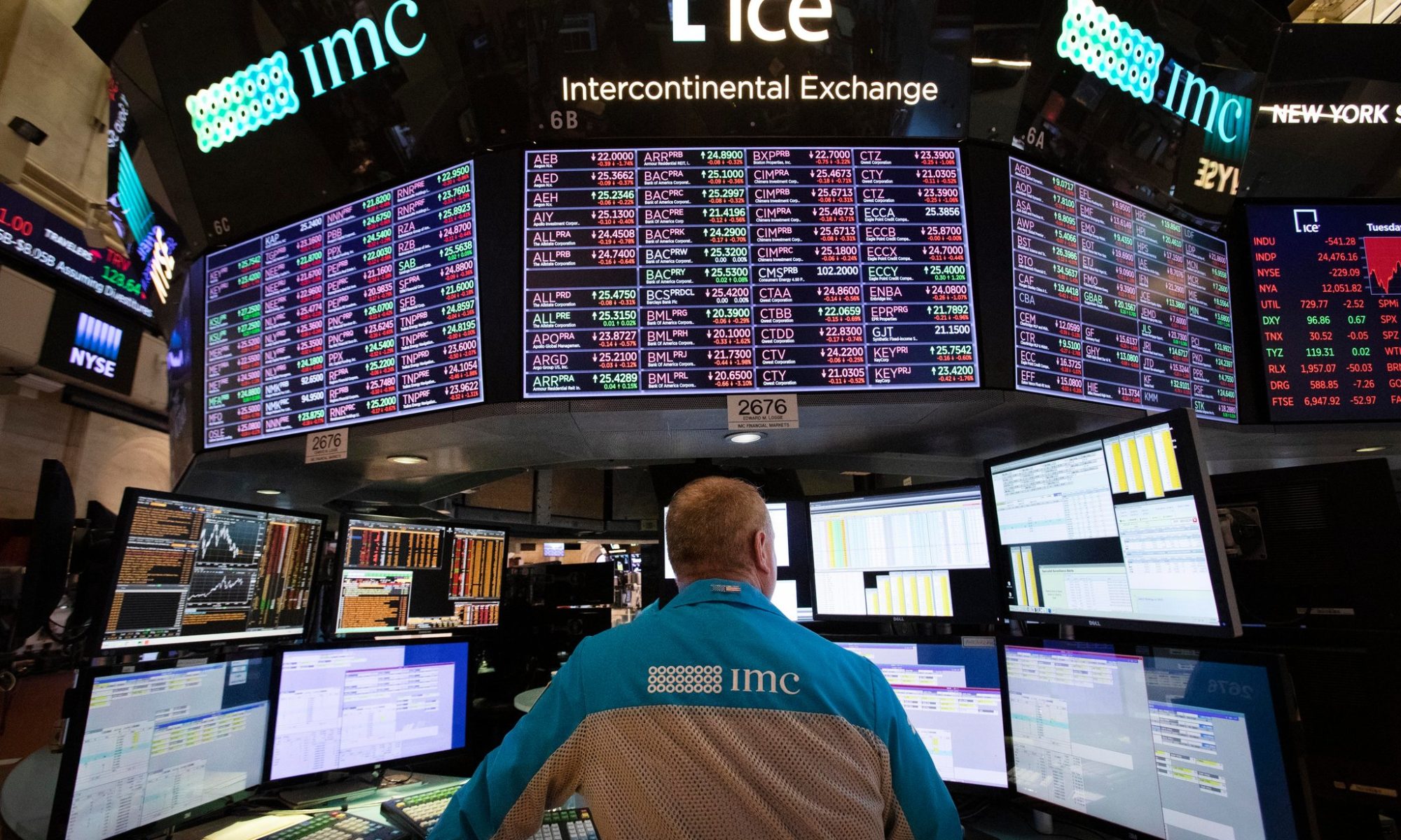 Stocks Fall, Wiping Out Gains for 2018 Red Swan Risk